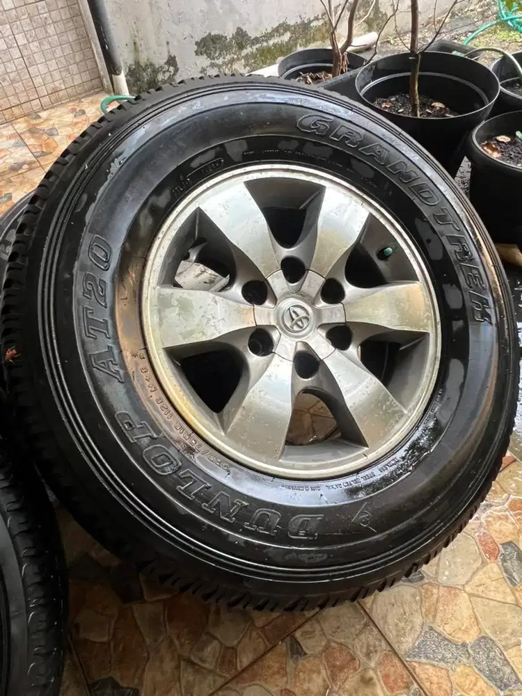 Velg hilux oem 2005
