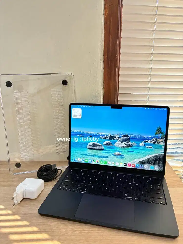 Macbook Air M2 ram 16/256gb Ibox Mulus Siapa Cepat aja