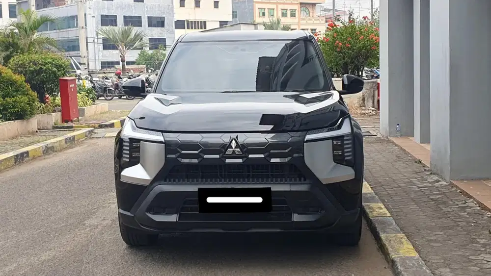 Km 13 ribuan mitsubishi destinator gls 2025 hitam