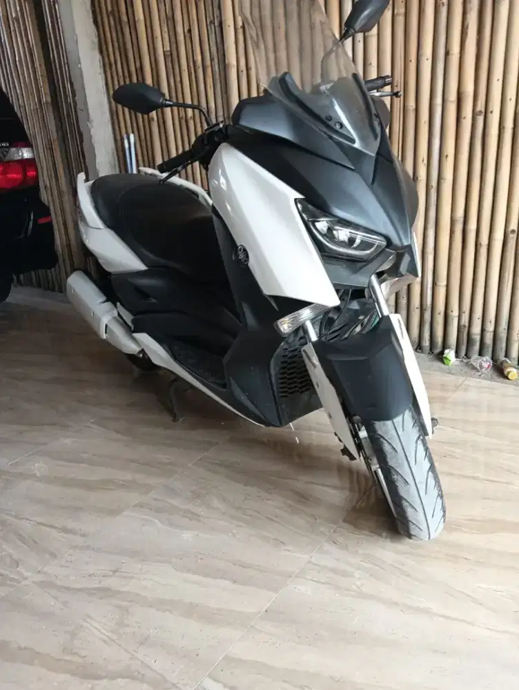 Yamaha Xmax 250 cc plat B