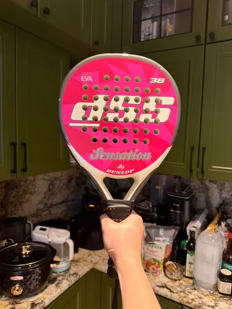 Raket Padel DSS Soft EVA DUNLOP 38 – Kondisi Mulus Siap Pakai
