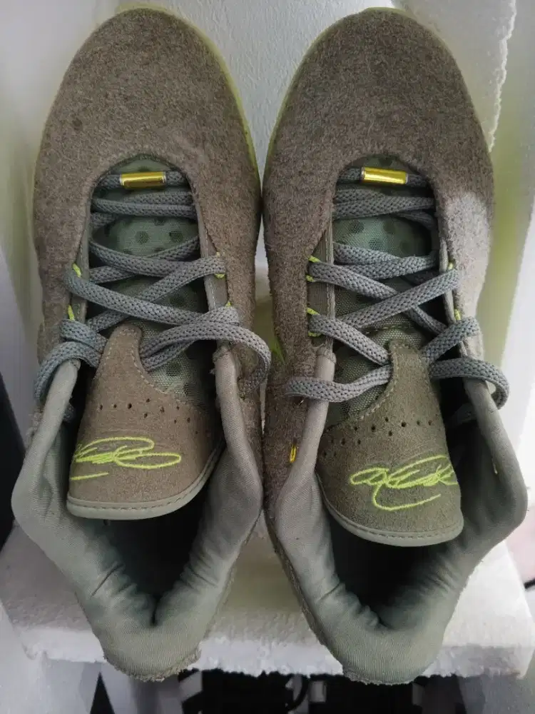 Sepatu Nike LeBron 21 Algae
