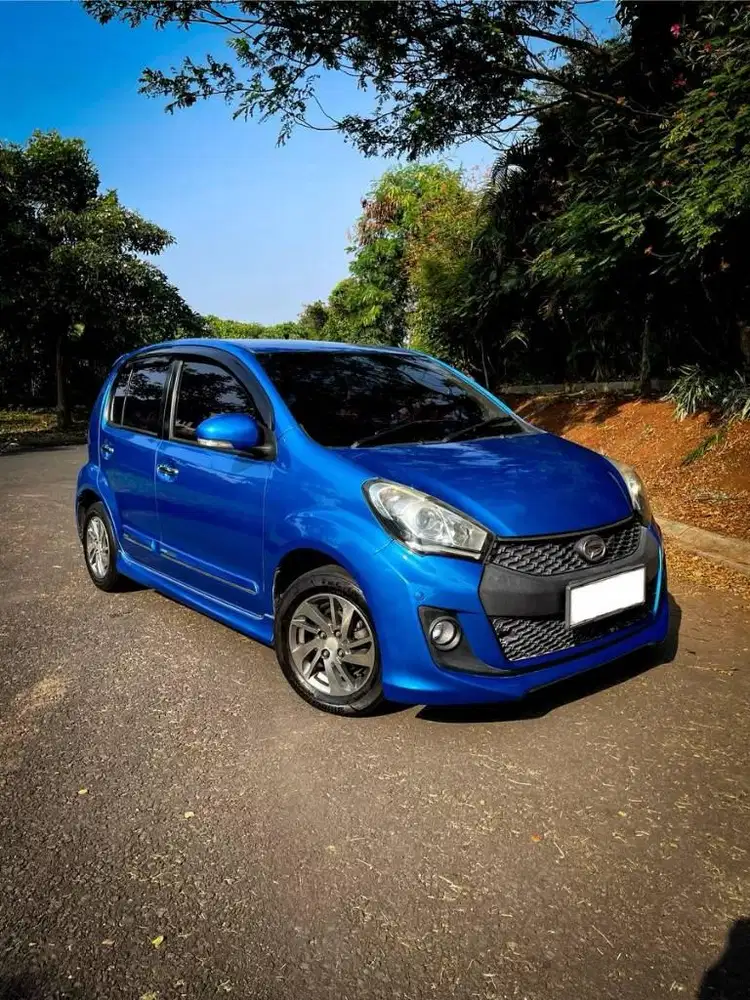 DAIHATSU SIRION RS AT 2015 BIRU PROMO DP 2 JUTA
