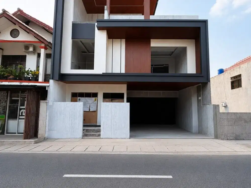 Rumah Baru Ada Swimming Pool Strategis di Area Perkantoran Arkadia Kebagusan Dekat Tol Simatupang