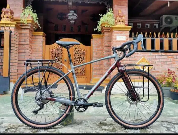 DIJUAL SEPEDA GRAVEL TOURING POLYGON BEND R5