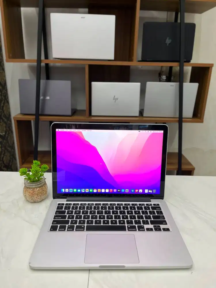 MACBOOK PRO RETINA 2015	INTEL CORE I5 RAM 8 GB SSD 128 GB INTEL IRI GR