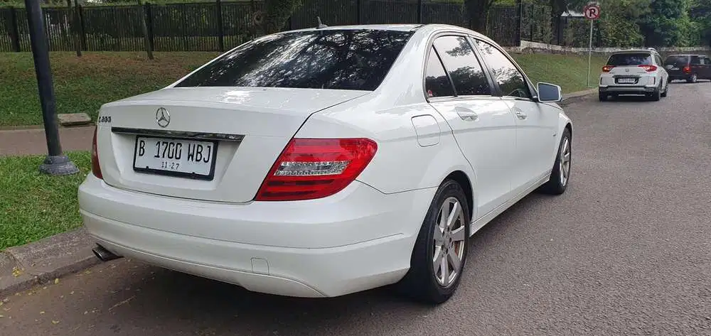 JUAL CEPAT BU Mercedes-Benz C200 2012 Bensin