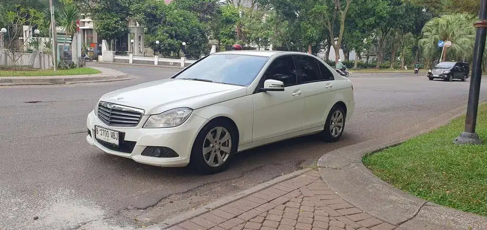 JUAL CEPAT BU Mercedes-Benz C200 2012 Bensin