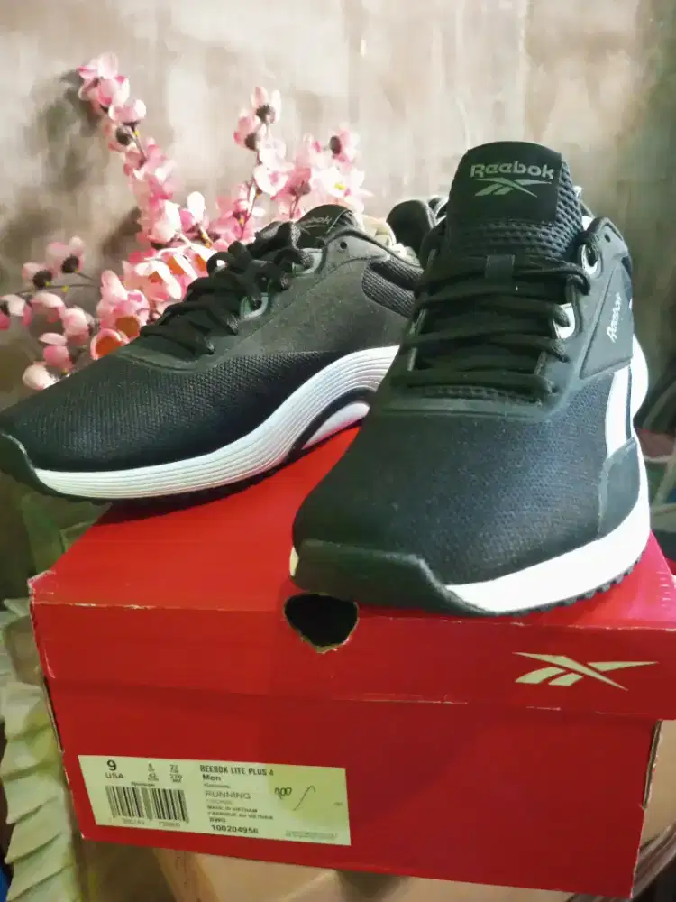 Sepatu Reebok Sawojajar Malang