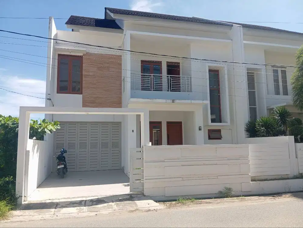Rumah Dijual dibelakang Hermes Palace Hotel