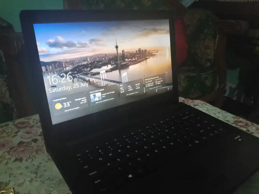 Laptop Lenovo AMD A8 | RAM 4GB | SSD 120GB | Siap Pakai