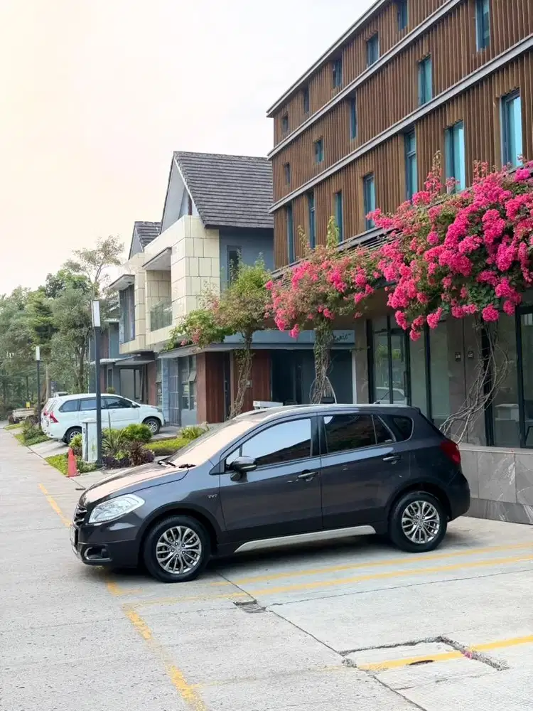 Dijual cash Suzuki SX4 scross 2017 Automatic full original