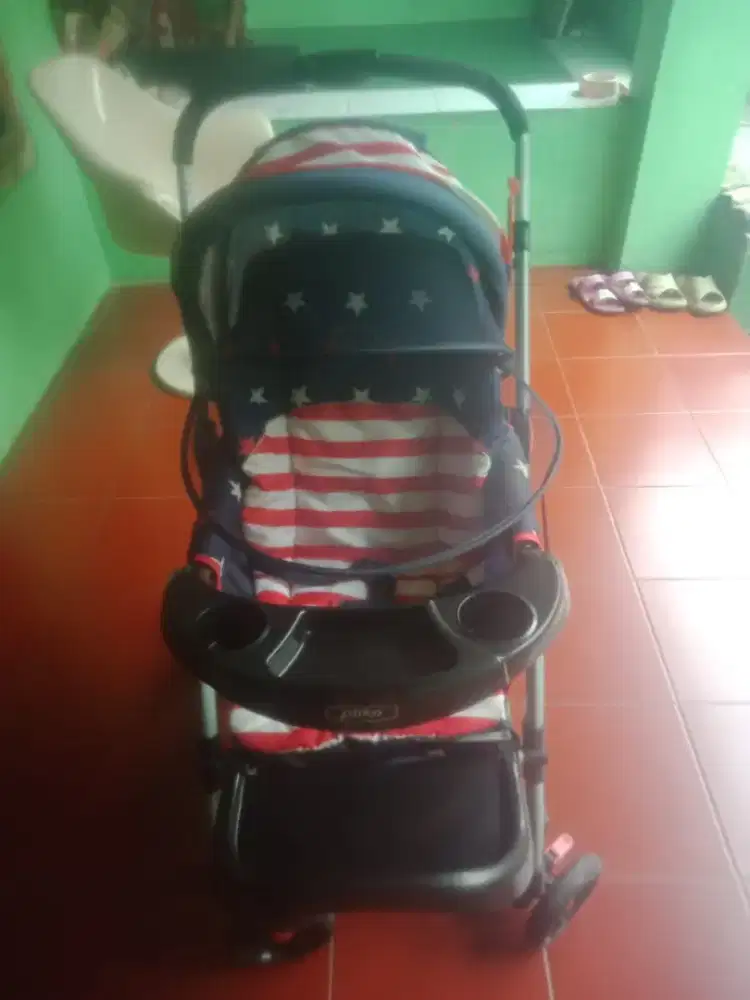 Preeloved baby stroller reversible pliko