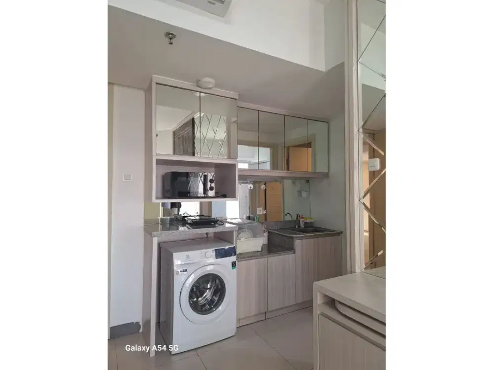 Disewakan bulanan apartemen Benson 2 BR full furnish, mesin cuci 7jt/bln