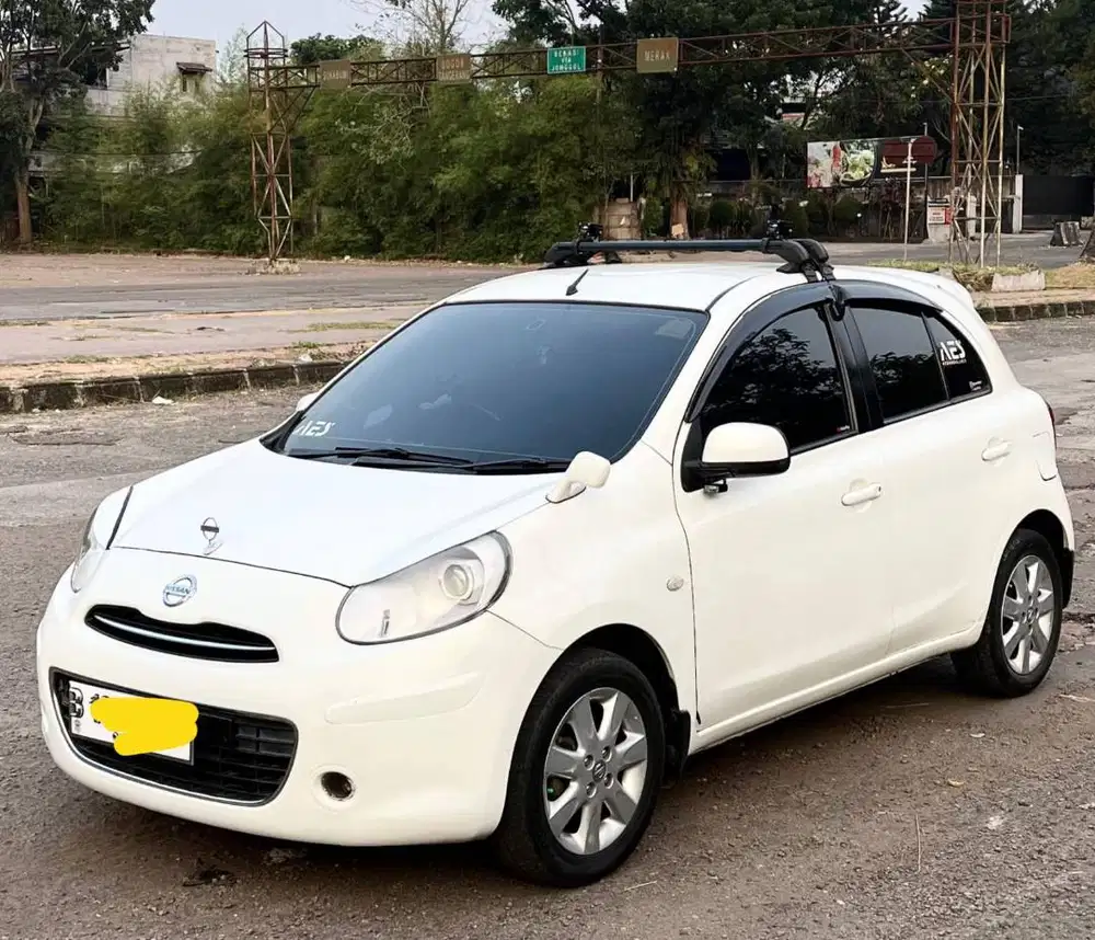 Dijual Cepat Nissan March 1.2 MT Putih
