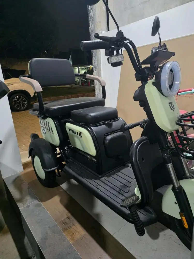 Motor roda tiga