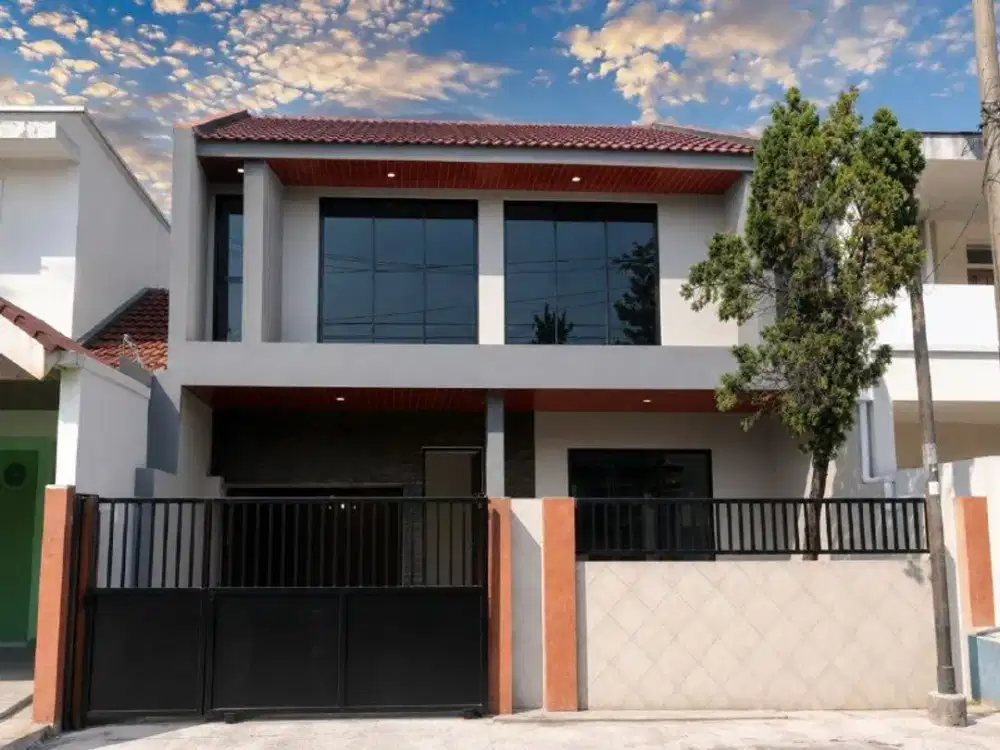 Rumah Nginden Intan Tengah Kota Surabaya Baru Renovasi Lantai Granit