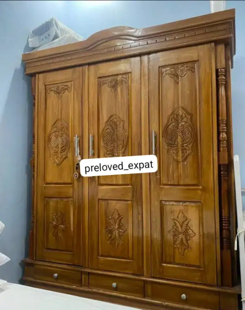 Lemari pakaian kayu Jati 3 pintu