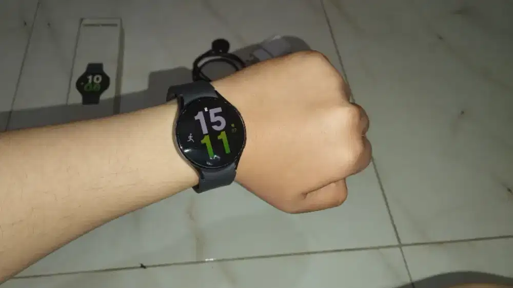 Jam Smartwatch Samsung Galaxy Watch 5 44mm Black – Fullset dan bonus