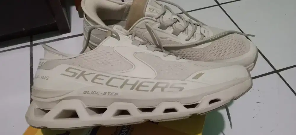 Skechers preloved size 45 pria