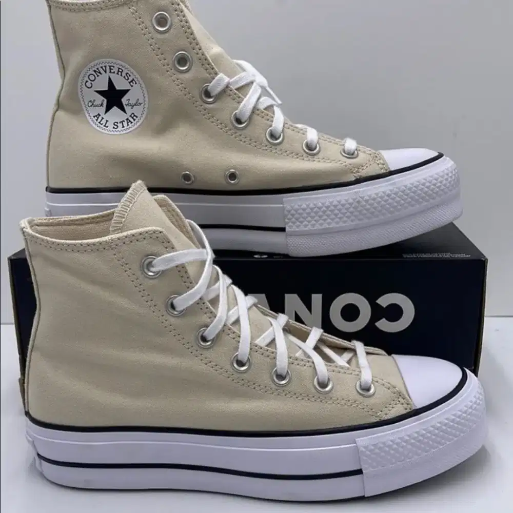 Sepatu Converse High Cream Chuck Taylor All Stars