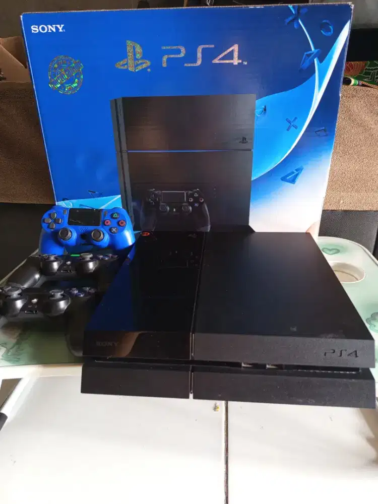 Dijual PS 4 Fullset free 3 Stik