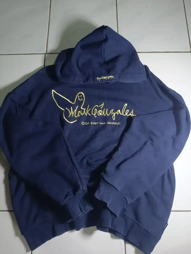 Hoodie Mark Gonzales