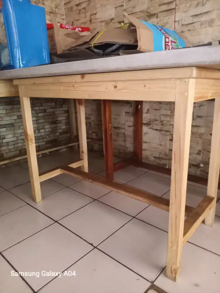 Meja kayu no minus