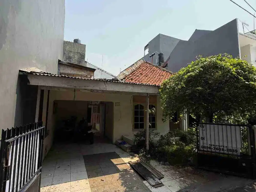 Dijual di bawah NJOP Rumah Tua cocok untuk bangun kost di Muwardi Grogol