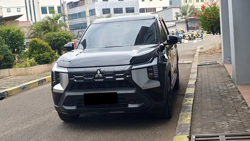 Km 13rb mitsubishi destinator turbo gls 2025 hitam