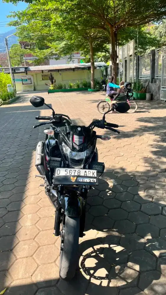 Suzuki Gsx Bandit 2018 Hitam1