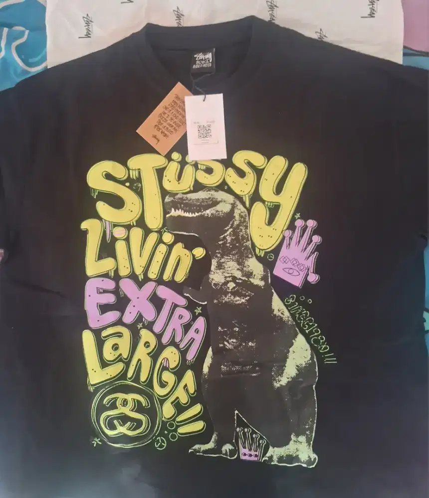 Kaos stussy hitam