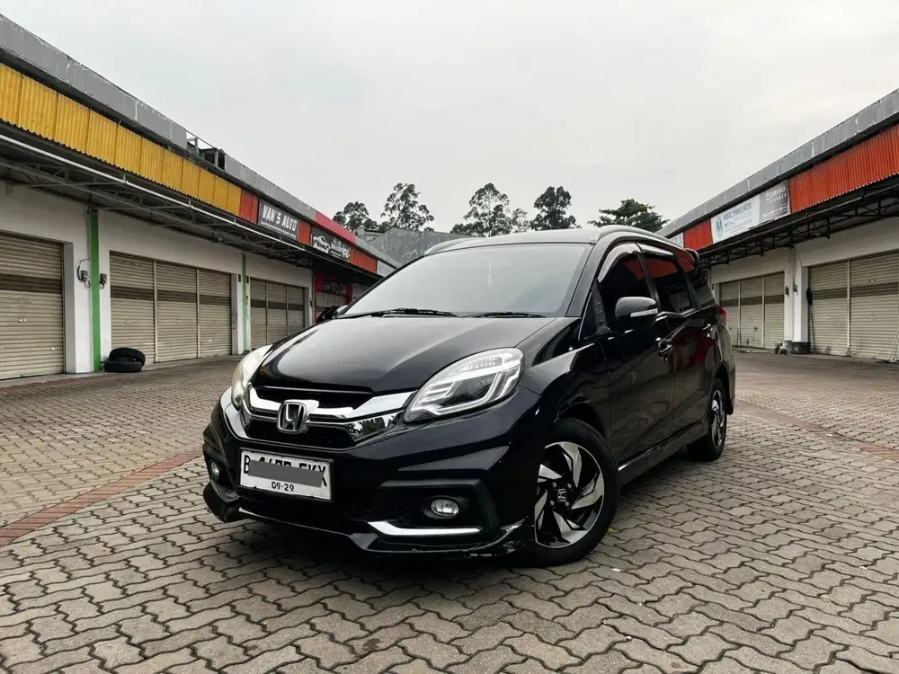 DP 5 HONDA MOBILIO RS CVT 2014 BLACK EDITION