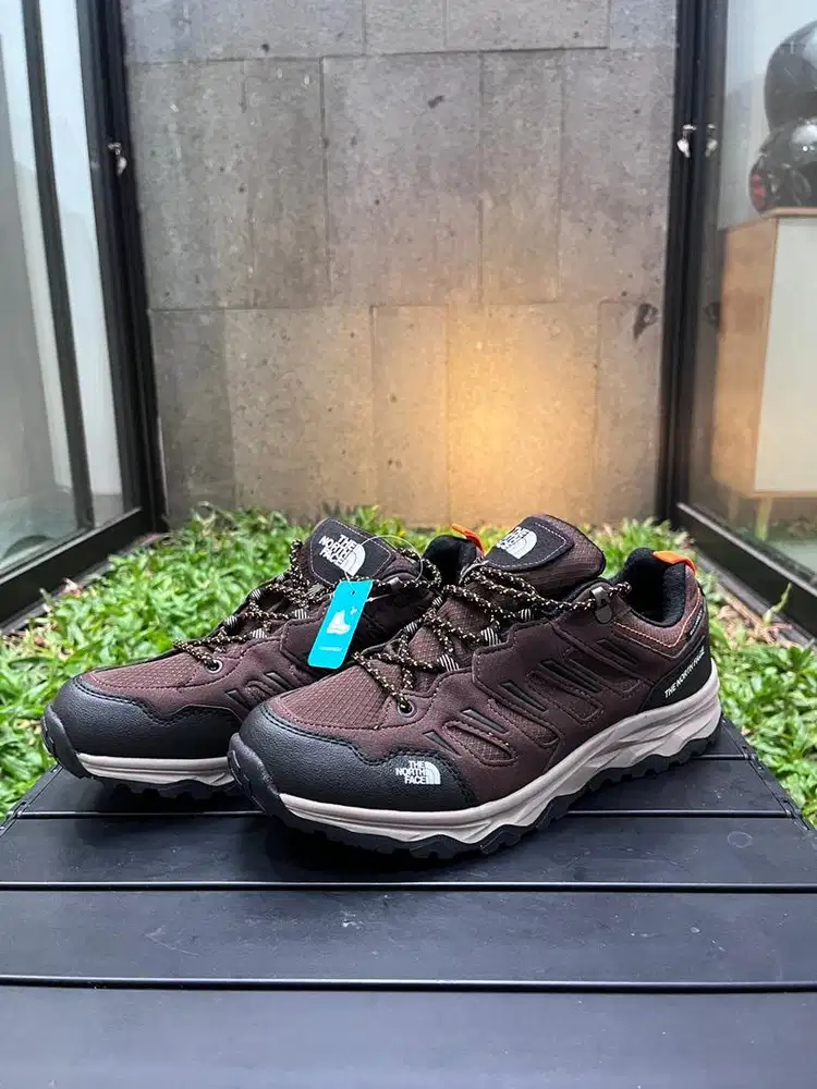 Sepatu Outdoor TNF size 42 / insole 26.5