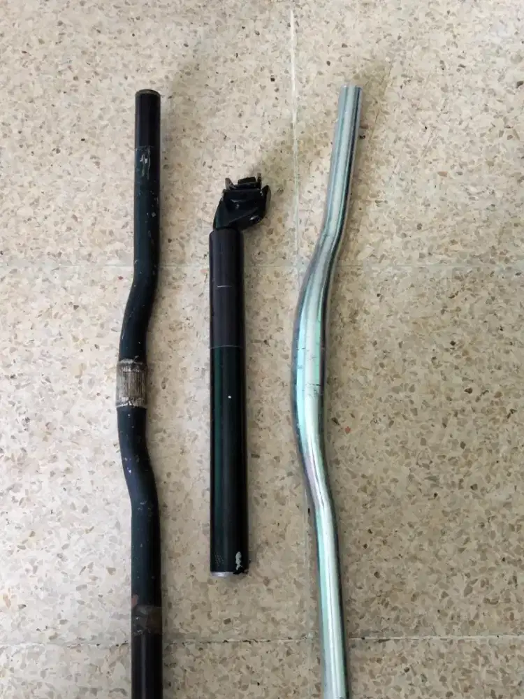 Dua buah handlebar & setpost