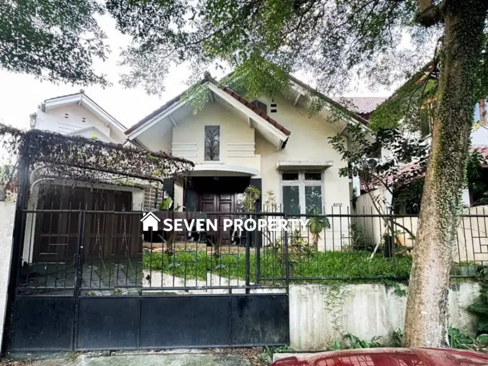 Rumah old money  2lantai dan siap huni di Raffless Hill