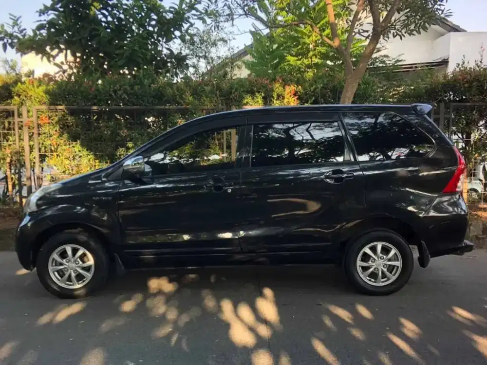 Toyota avanza g matic 2013