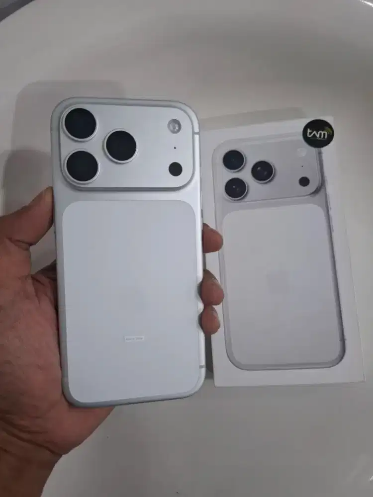 iPhone 17 pro 256gb iBox silver like new