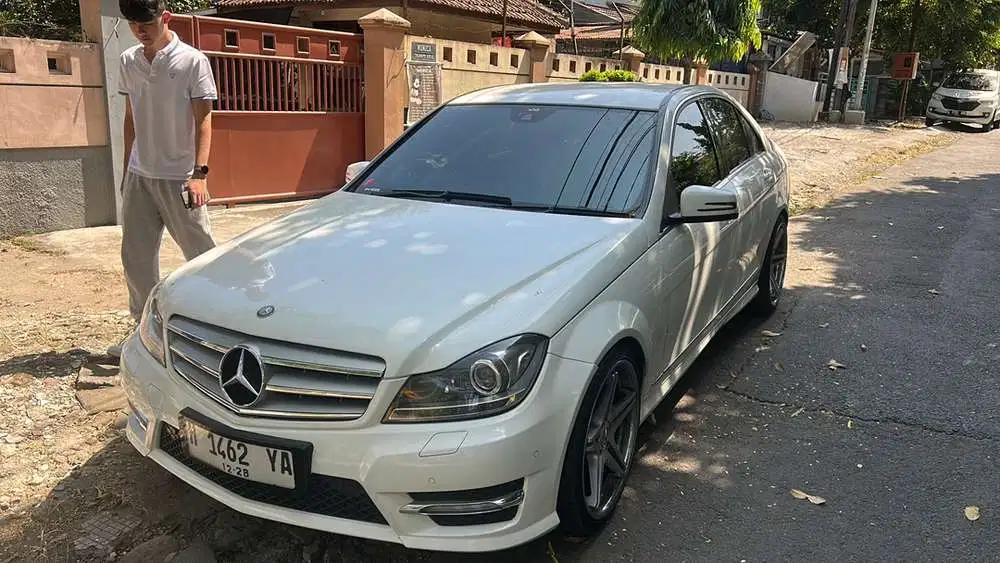 Mercedes-Benz C250 2012 Bensin