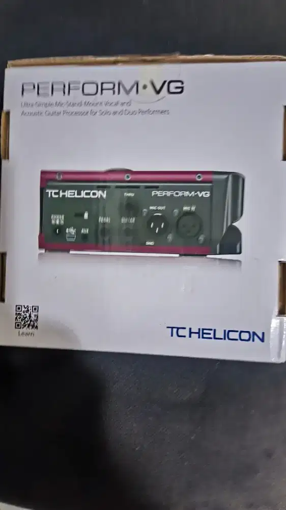 TC Helicon Perform VG, vocal processor, vocal effect processor.