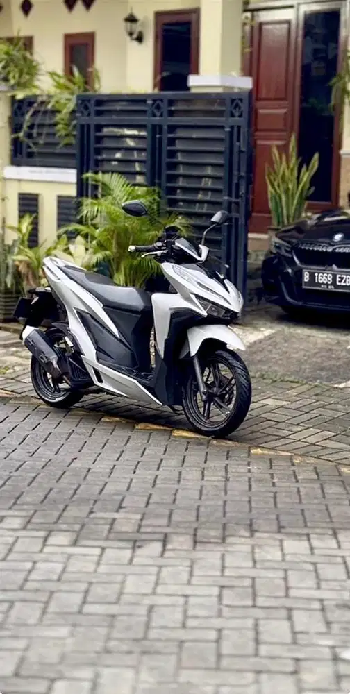 Vario 150 2020 silver
