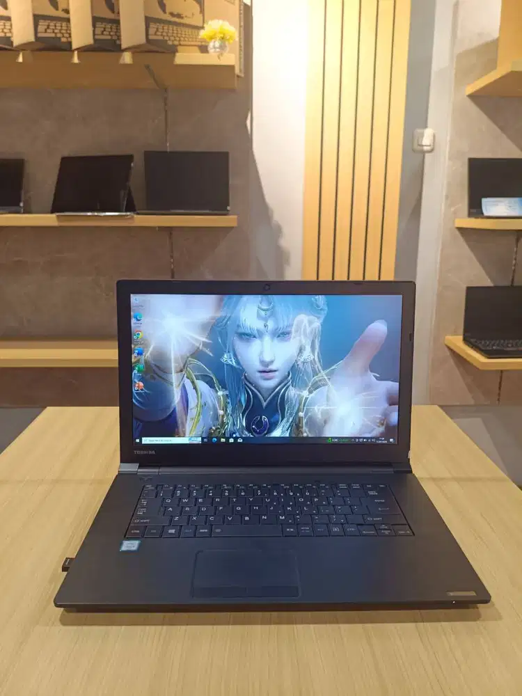 DIjual Bu Laptop Second Toshiba B65, harga masih bisa di nego tipis
