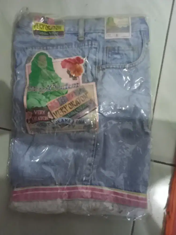 Celana jeans wanita