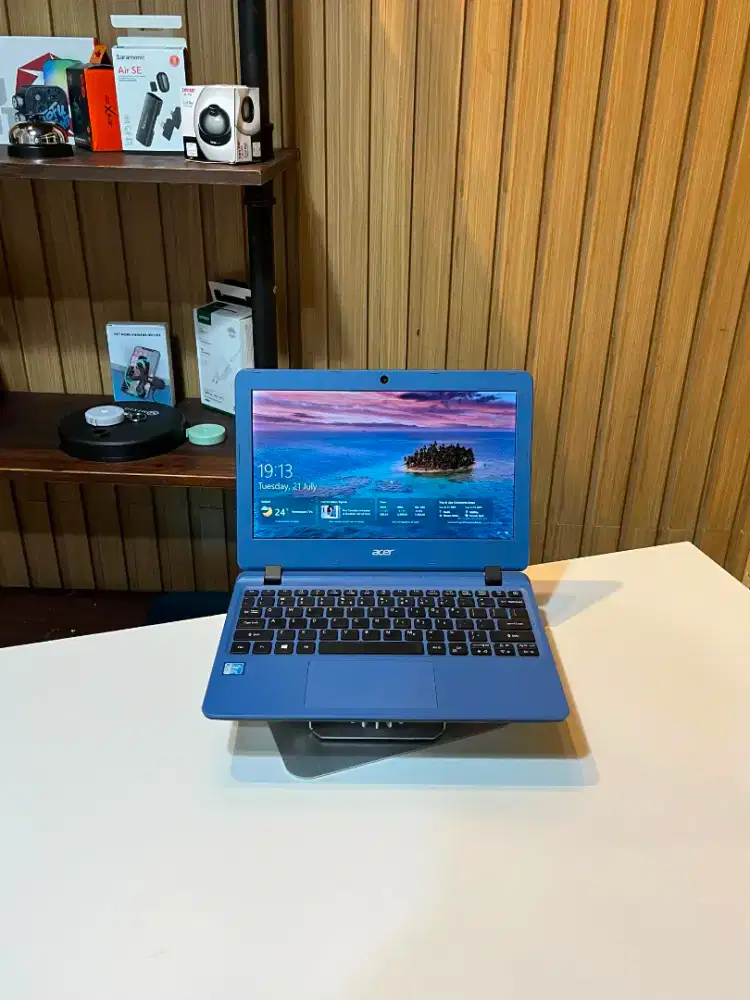Laptop ringan slim