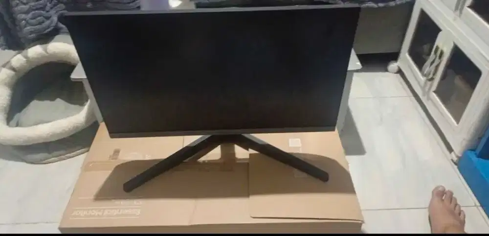 Monitor 24 inch samsung rasa baru 110hz
