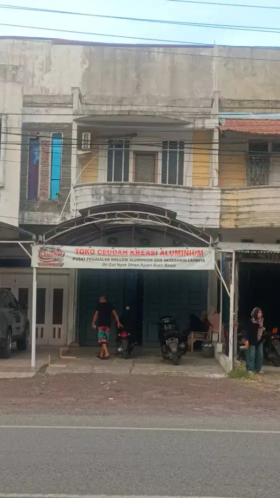Dijual toko murah lokasi Ajuen