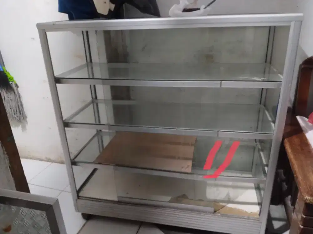 Etalase buat jualan