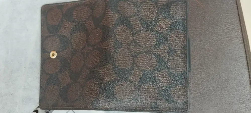 Dompet Lipat Coach