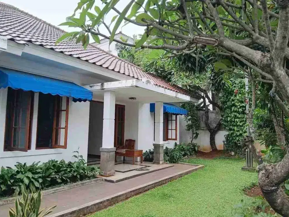 Sewa Rumah Mewah Strategis Kawasan Elite Kemang Jakarta Selatan