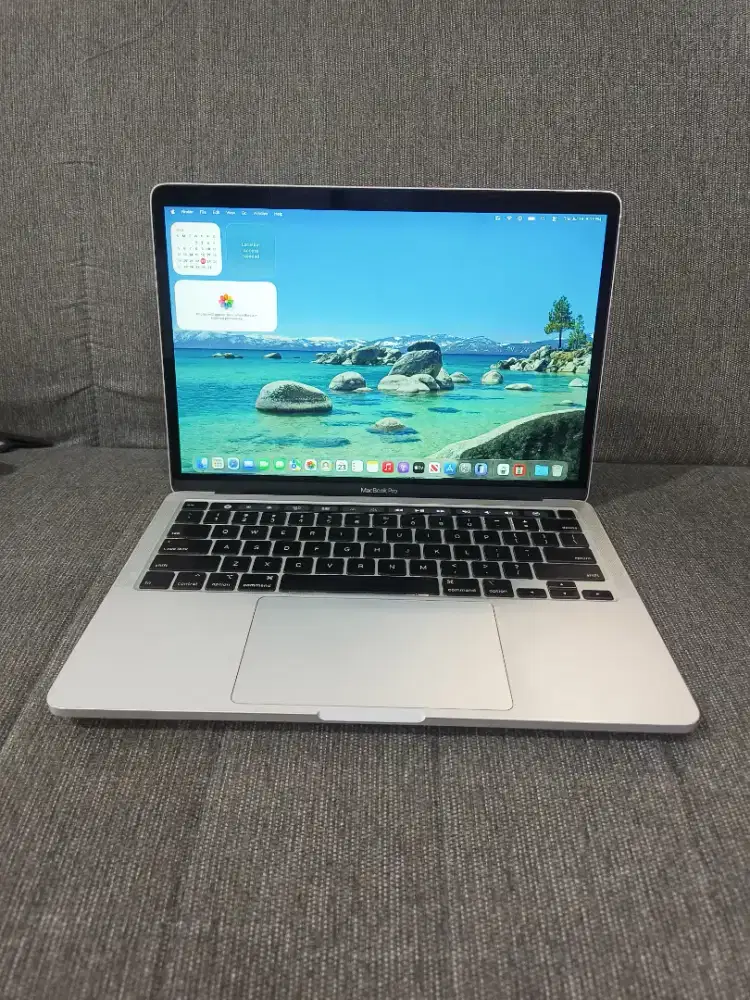 MacBook Pro retina 13in 2020 TouchBar Intel Core i5
Ram 16 GB / 512 GB